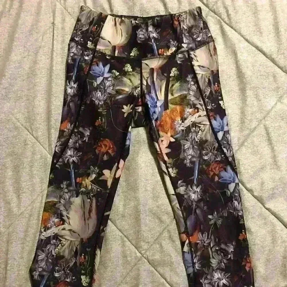 CALIA Floral Cropped Leggings‎ Ruched Pocket Size Small